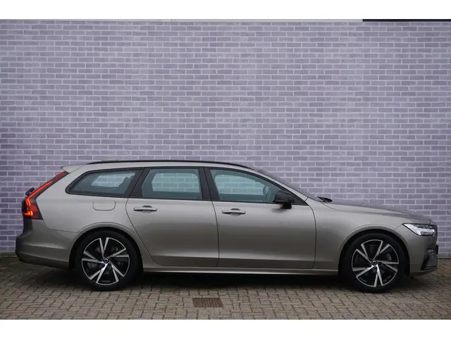 Volvo V90 2.0 B4 R-Design 2021 Benzine 10