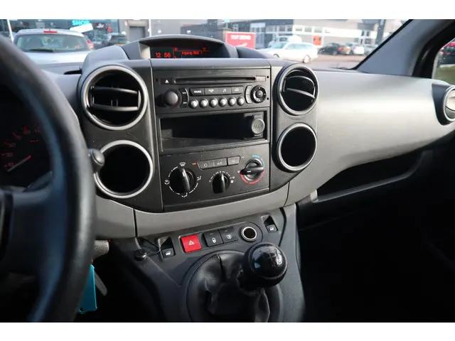 Citroën Berlingo 1.6 BlueHDI 75 Club 2018 Diesel 30