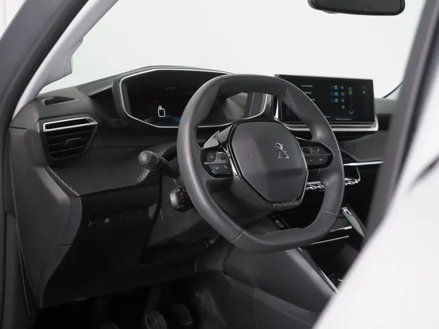 Peugeot 208 1.2 PureTech Allure Pack 2023 Benzine 9
