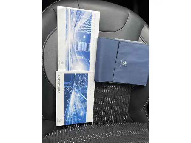 Peugeot 2008 1.2 PureTech Allure 2019 Benzine 24
