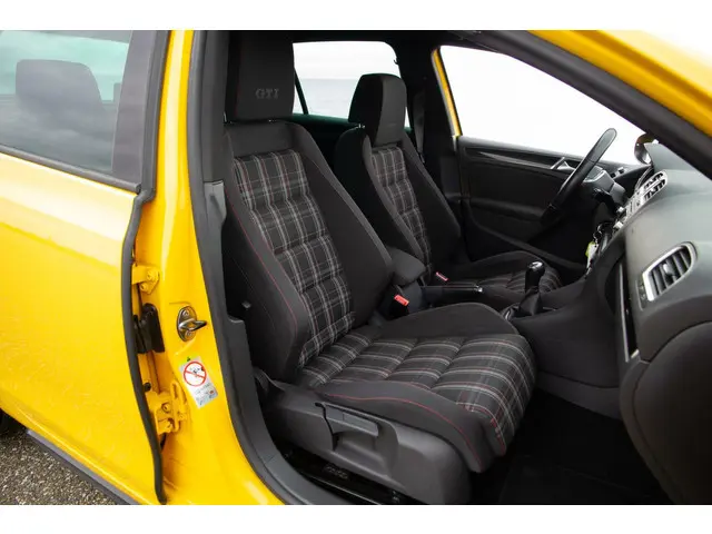 Volkswagen Golf 2.0 GTI UNIEK Nette Auto 2012 Benzine 19