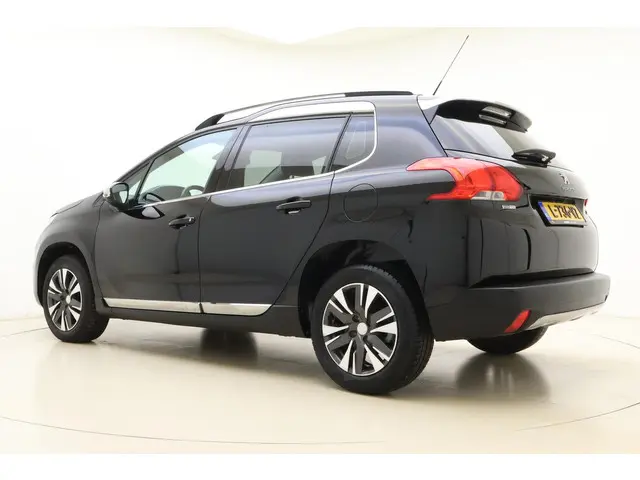 Peugeot 2008 1.2 PureTech Allure 2015 Benzine 12