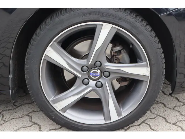 Volvo S60 2.0 D4 R-Design 2015 Diesel 13