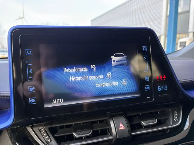 Toyota C-HR 1.8 Hybrid Bi-Tone 2017 Hybride Benzine 25