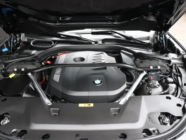 BMW 7 Serie 750e xDrive 2023 Hybride Benzine 47