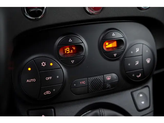 Fiat 500 1.4 T-Jet Abarth Competizione 2015 Benzine 36