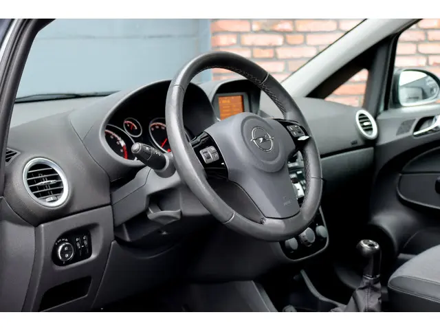 Opel Corsa 1.4-16V Cosmo | 2014 Benzine 10