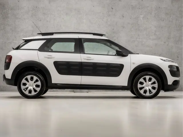 Citroën C4 Cactus 1.2 PureTech Shine Sport 2016 Benzine 4