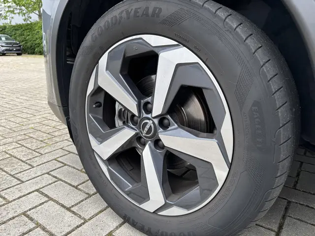 Nissan QASHQAI 1.3 MHEV N-Connecta 2022 Benzine 19