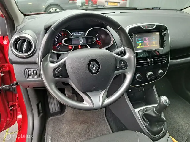 Renault Clio 0.9 TCe Eco2 Limited 2016 Benzine 17
