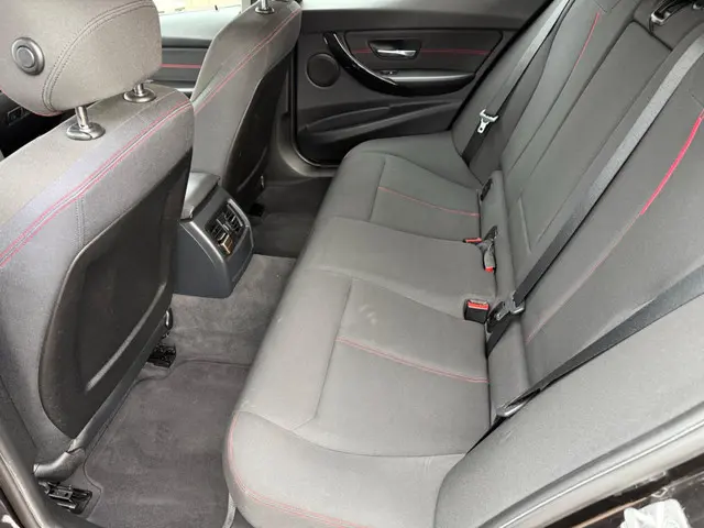 BMW 3 Serie Touring 316i Executive 2013 Benzine 21