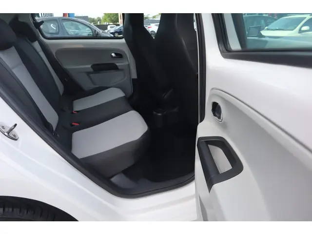 SEAT Mii 1.0 Style 2012 Benzine 25
