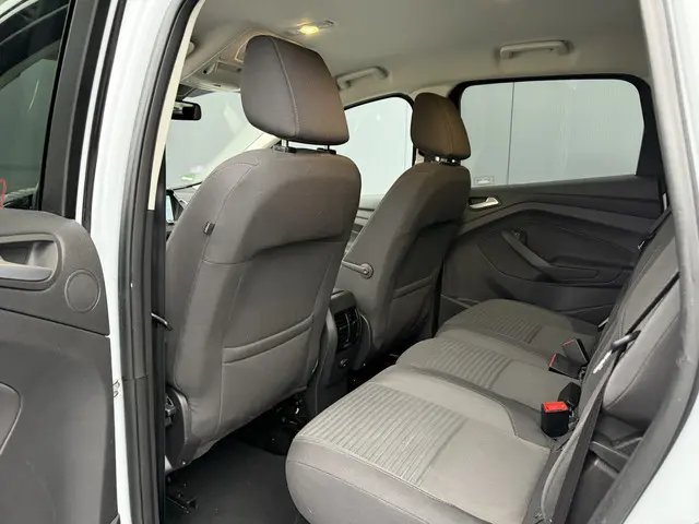 Ford C-MAX 1.5 Titanium 2015 Benzine 12