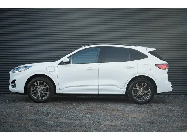 Ford Kuga 2.5 PHEV ST-Line 2022 Hybride Benzine 3