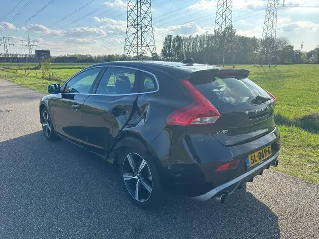 Volvo V40 2.0 T4 Bns Sport PRIJS IS EX BPM ! 2018 Benzine 6
