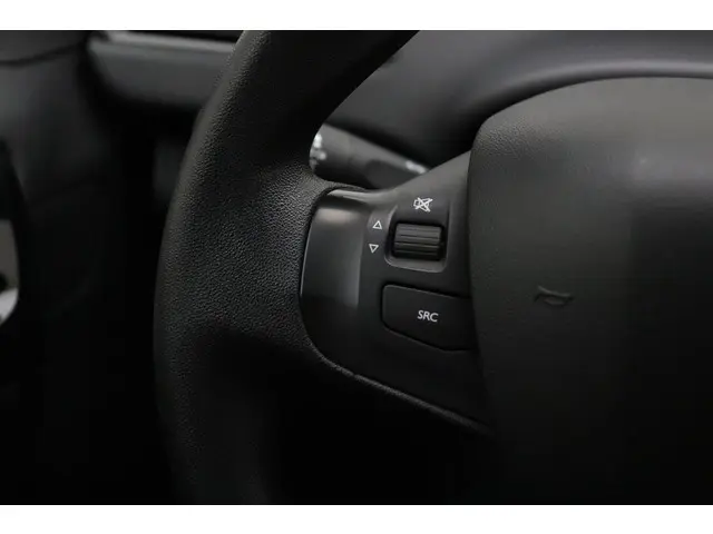 Peugeot 208 1.2 PureTech 82pk Blue Lion 2018 Benzine 23