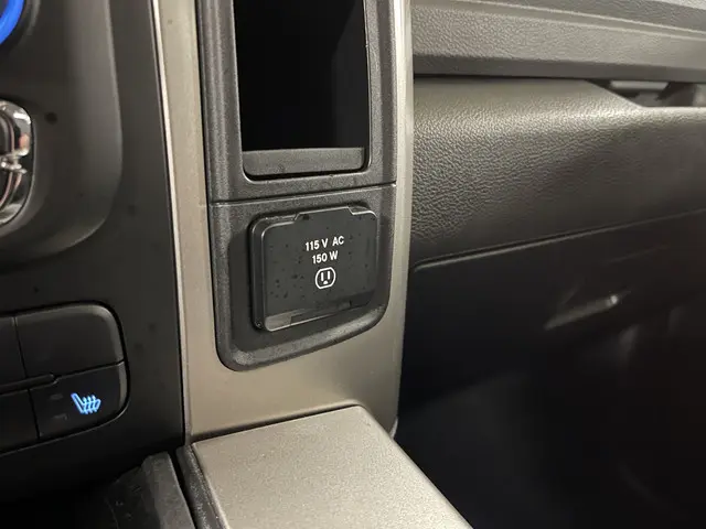 Dodge Ram 1500 5.7 V8 Quad Cab 6'4 Classic 2020 LPG/Gas 27