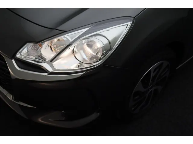 DS DS 3 1.2 PureTech Business 2018 Benzine 16