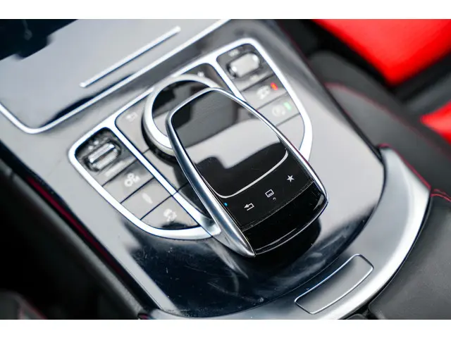Mercedes-Benz C-Klasse AMG 63 2015 Benzine 16