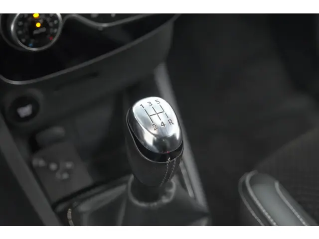 Renault Clio TCe 90 Intens 2017 Benzine 40