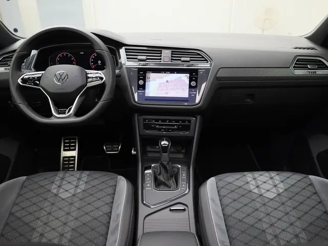 Volkswagen Tiguan 1.5 Tsi 150pk DSG R-Line 2024 Benzine 4