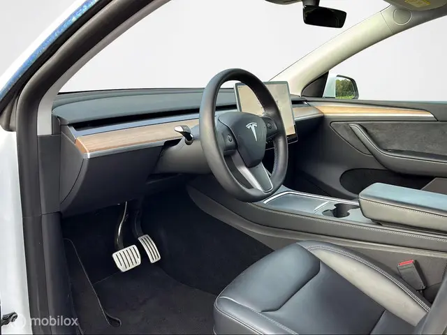 Tesla Model Y Performance AWD 75 kWh 2022 Elektrisch 10