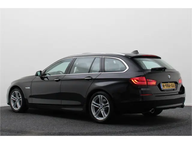 BMW 5 Serie Touring 535i Luxury Edition 2016 Benzine 3