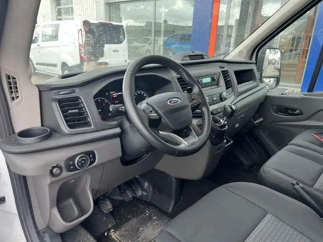 Ford Transit 350 2.0 TDCI L4H1 2024 Diesel 5