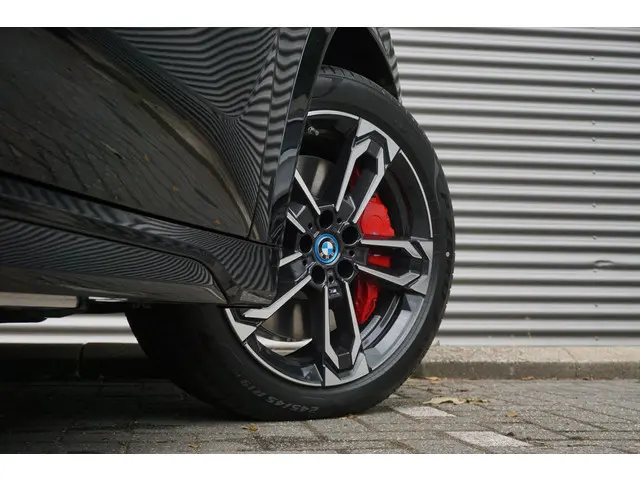 BMW iX1 eDrive20 2025 Elektrisch 24