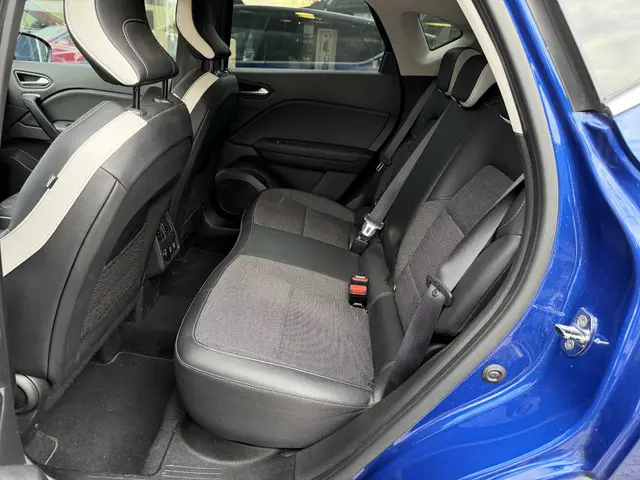 Renault Captur 1.3 TCe 140 PK Intens 2022 Benzine 22