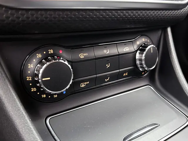 Mercedes-Benz A-Klasse Ambition 2017 Benzine 27