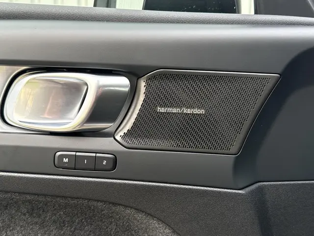 Volvo XC40 2.0 B4 Plus Dark 2025 Benzine 14