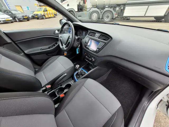 Hyundai i20 1.0 T-GDI Go! 2016 2016 Benzine 30