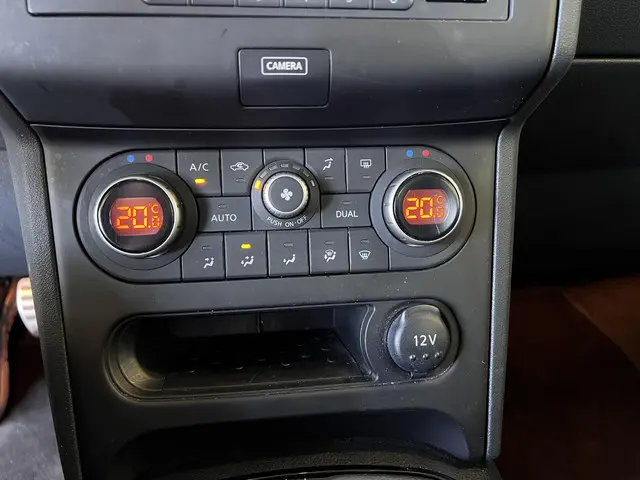 Nissan QASHQAI 1.6 360 2013 Benzine 17