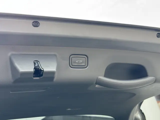 Hyundai Kona 1.6 GDI HEV Premium 2024 Hybride Benzine 26