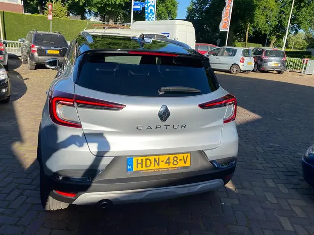 Renault Captur 1.3 TCe 140 R.S. Line 2021 Benzine 4