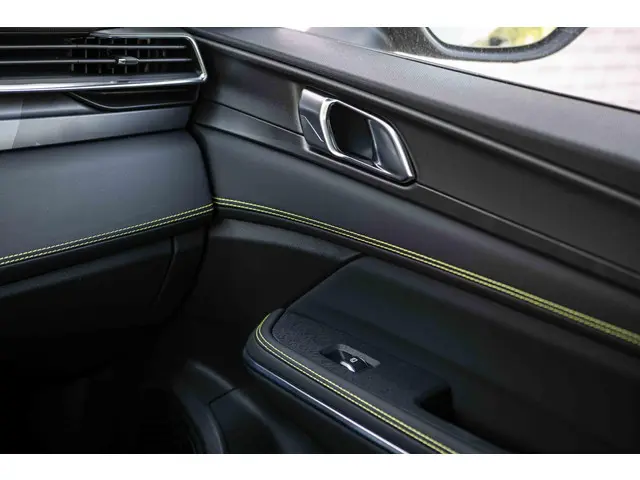 Lynk & Co 01 1.5 Core 2026 Hybride Benzine 15