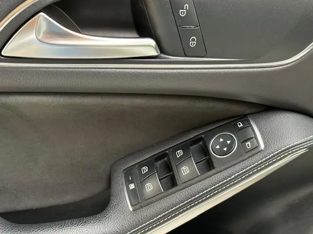 Mercedes-Benz A-Klasse 180 Sport Edition 2017 Benzine 14