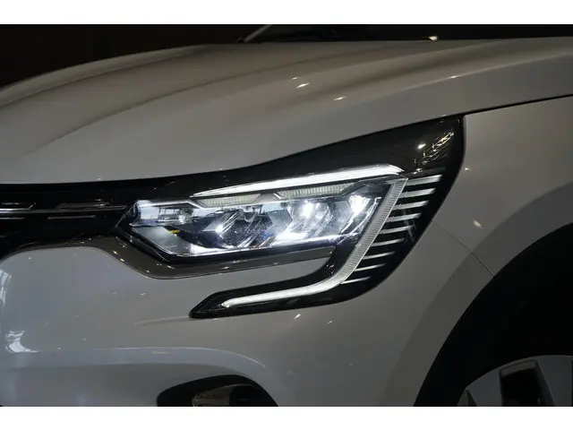 Renault Captur 1.3 TCe 140 2021 Benzine 18