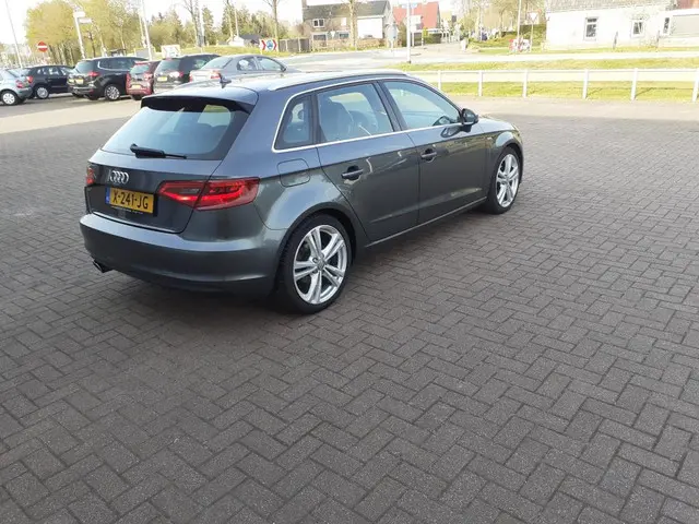 Audi A3 Sportback 1.4 TFSI Attraction 2013 Benzine 4