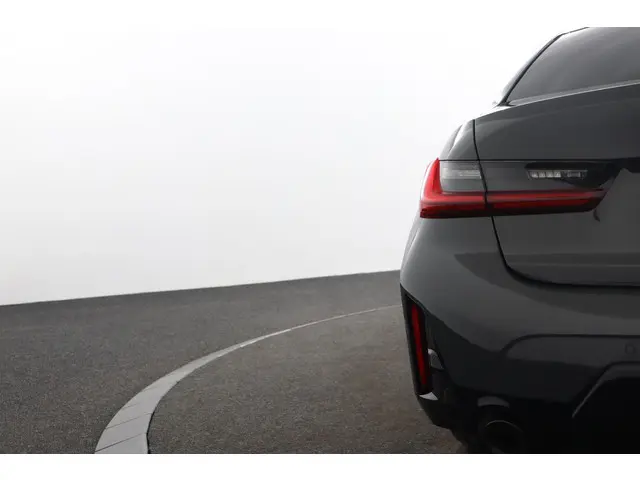 BMW 3 Serie 320e 2024 Hybride Benzine 35