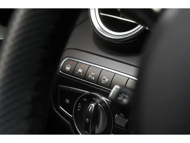 Mercedes-Benz GLC GLC 300 4M AMG line 2018 Benzine 17