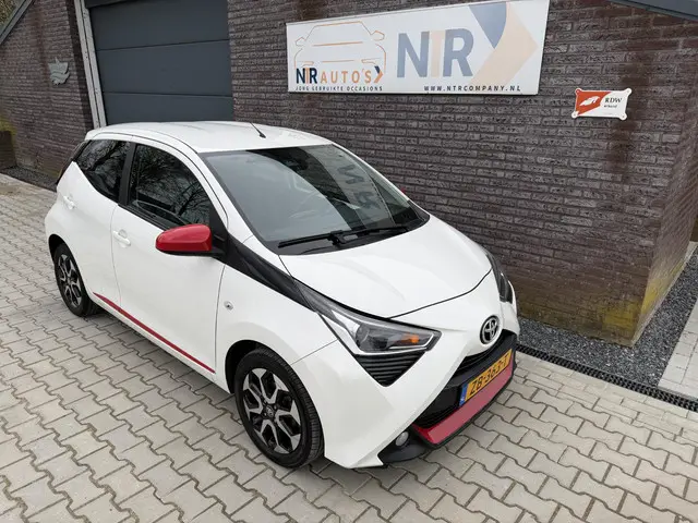 Toyota Aygo 1.0 VVT-i x-clusiv 2018 Benzine 8
