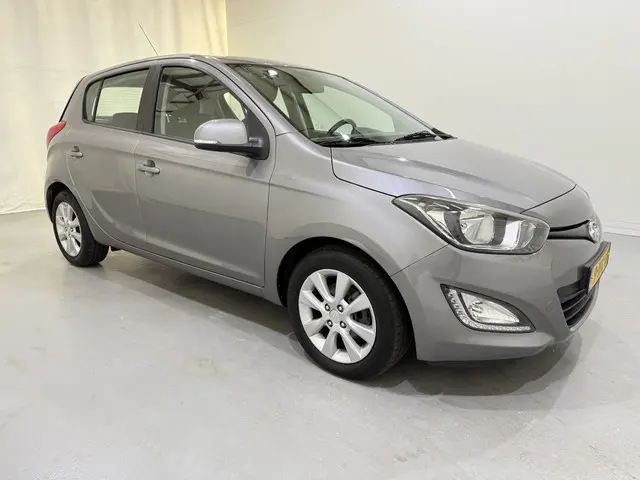 Hyundai i20 I-20 HB 1.2i i-Deal Airco NAP 2014 Benzine 44