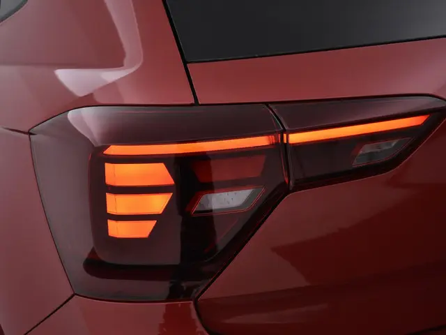 Volkswagen Polo 1.0 Tsi 95pk R-Line 2023 Benzine 37