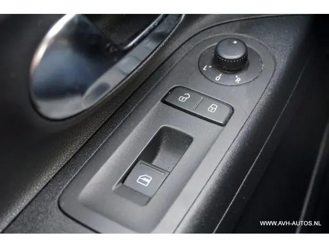 SEAT Mii 1.0 Sport Dynamic 2014 Benzine 16