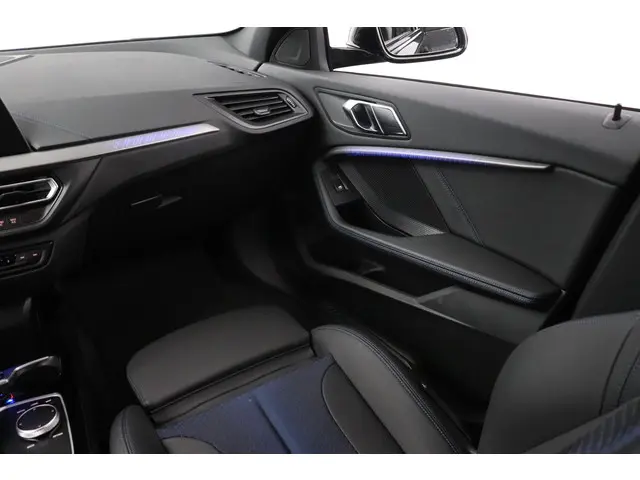 BMW 1 Serie 118i Business Edition 2022 Benzine 35