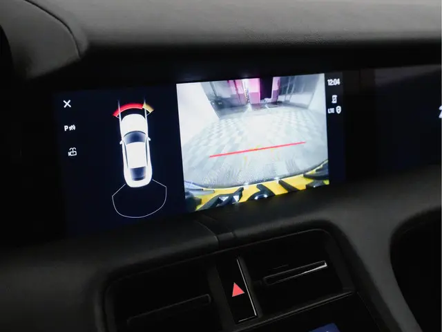 Porsche Taycan Performance 84kwh 2021 Elektrisch 13