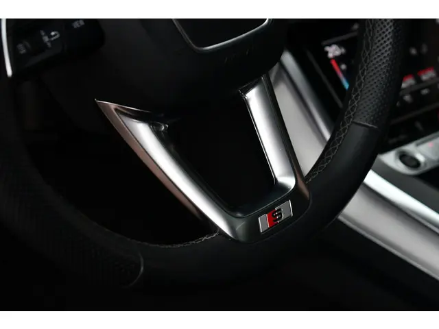 Audi Q7 55 TFSI e quattro S-Line 2021 Hybride Benzine 59