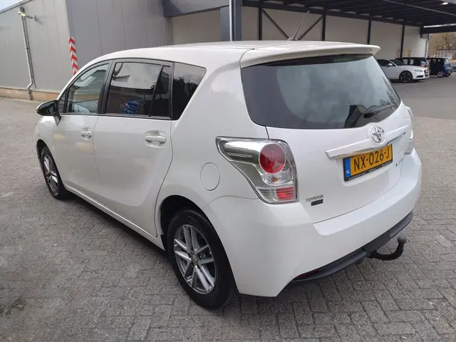 Toyota Verso 1.6 VVT-i Comfort 2015 Benzine 4